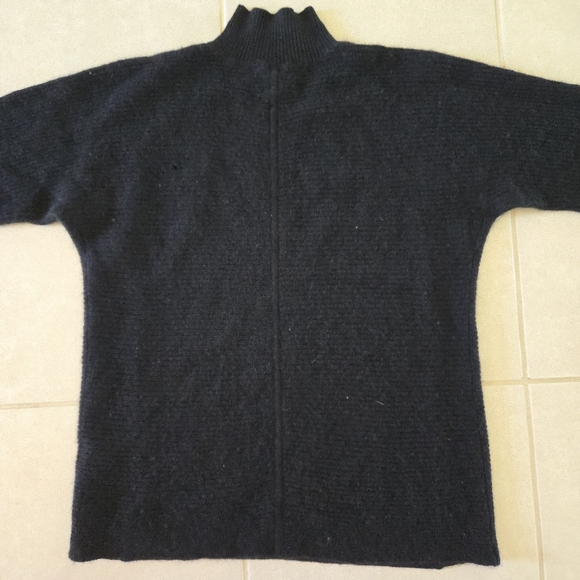 $398 J. McLaughlin Black Mockneck Clara Lightweight Cashmere Sweater size XS - Picture 3 of 6